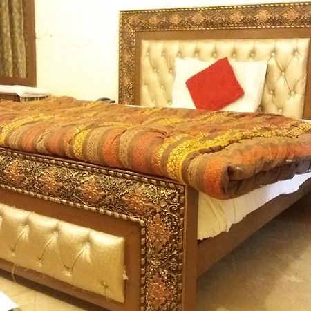 Hotel Sweet Inn Lahore Esterno foto