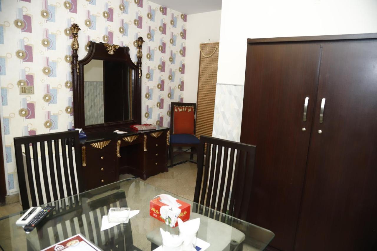 Hotel Sweet Inn Lahore Esterno foto