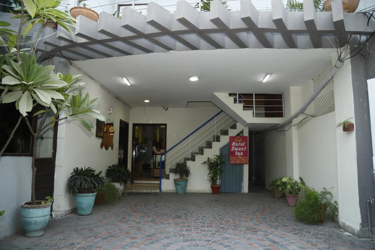 Hotel Sweet Inn Lahore Esterno foto