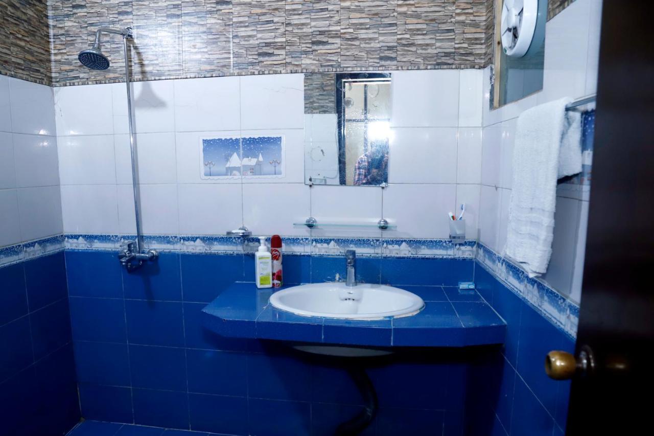 Hotel Sweet Inn Lahore Esterno foto