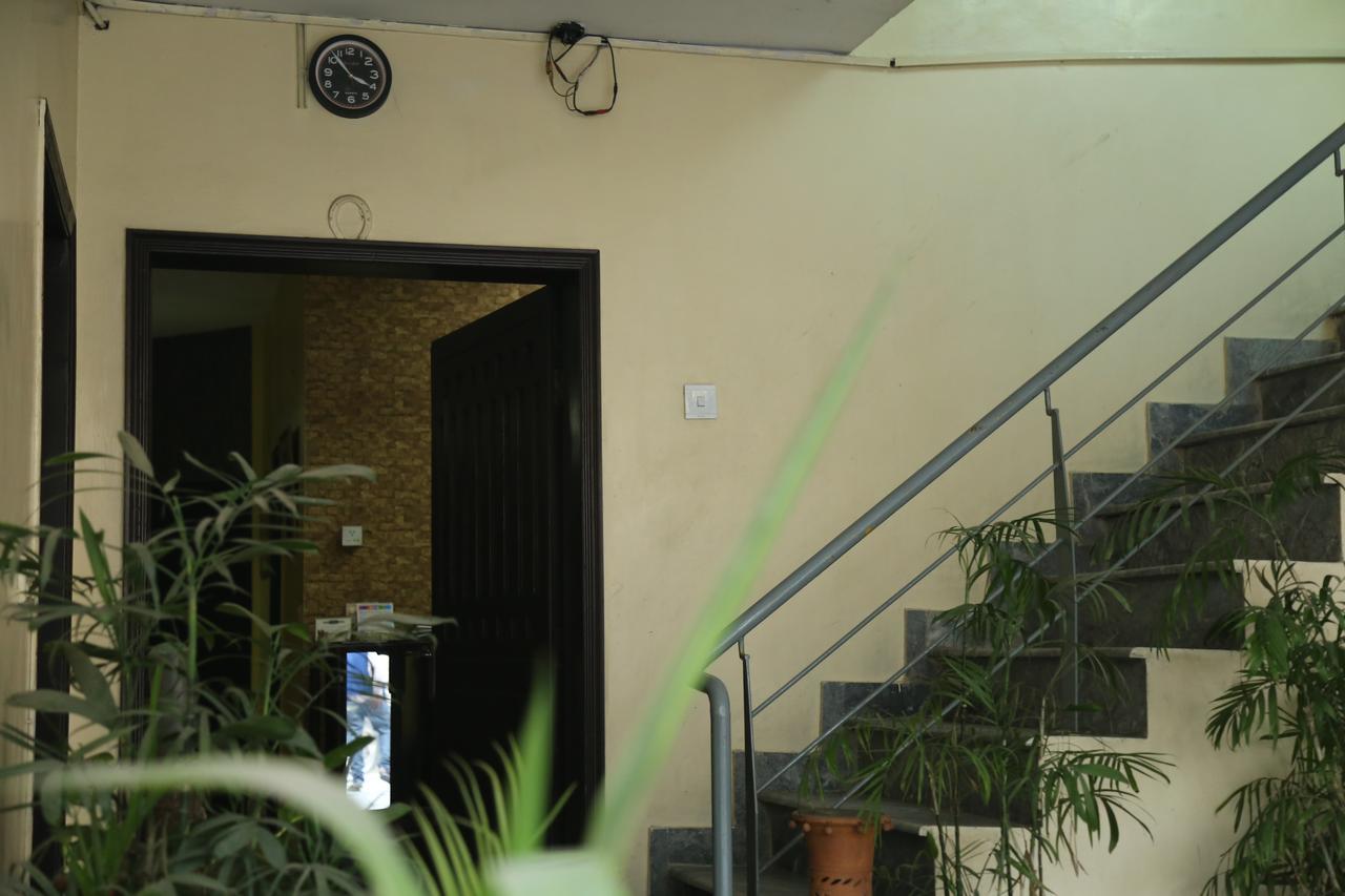 Hotel Sweet Inn Lahore Esterno foto