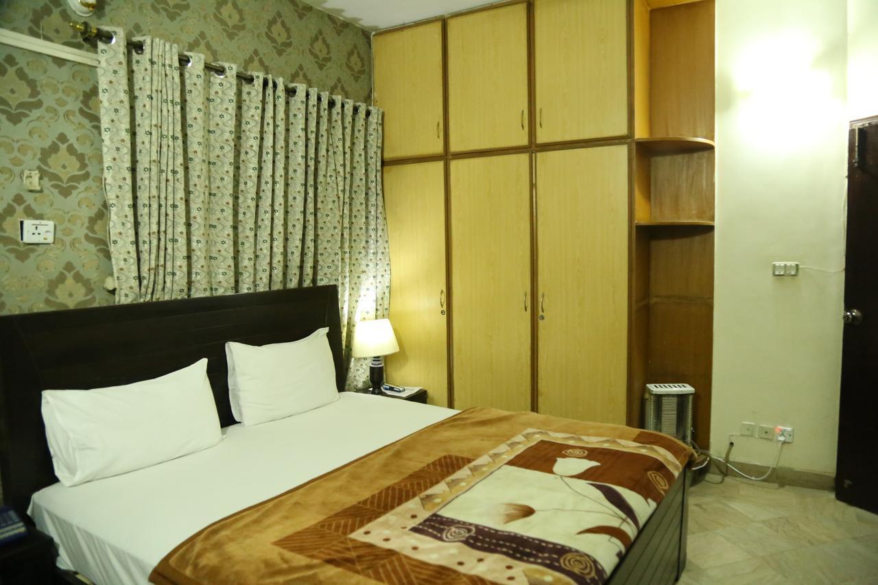 Hotel Sweet Inn Lahore Esterno foto