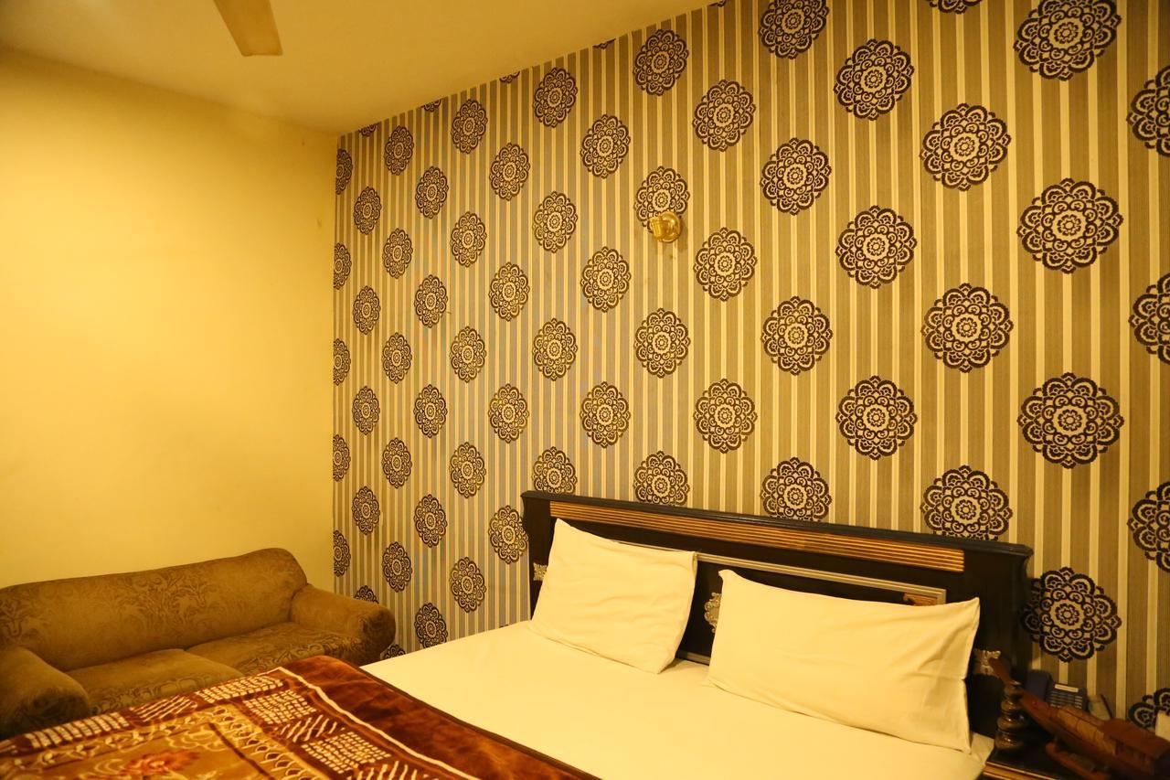 Hotel Sweet Inn Lahore Esterno foto