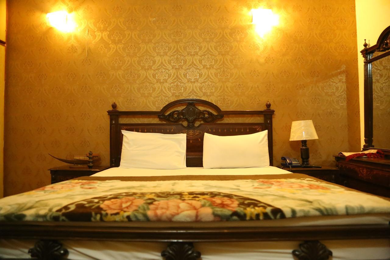 Hotel Sweet Inn Lahore Esterno foto