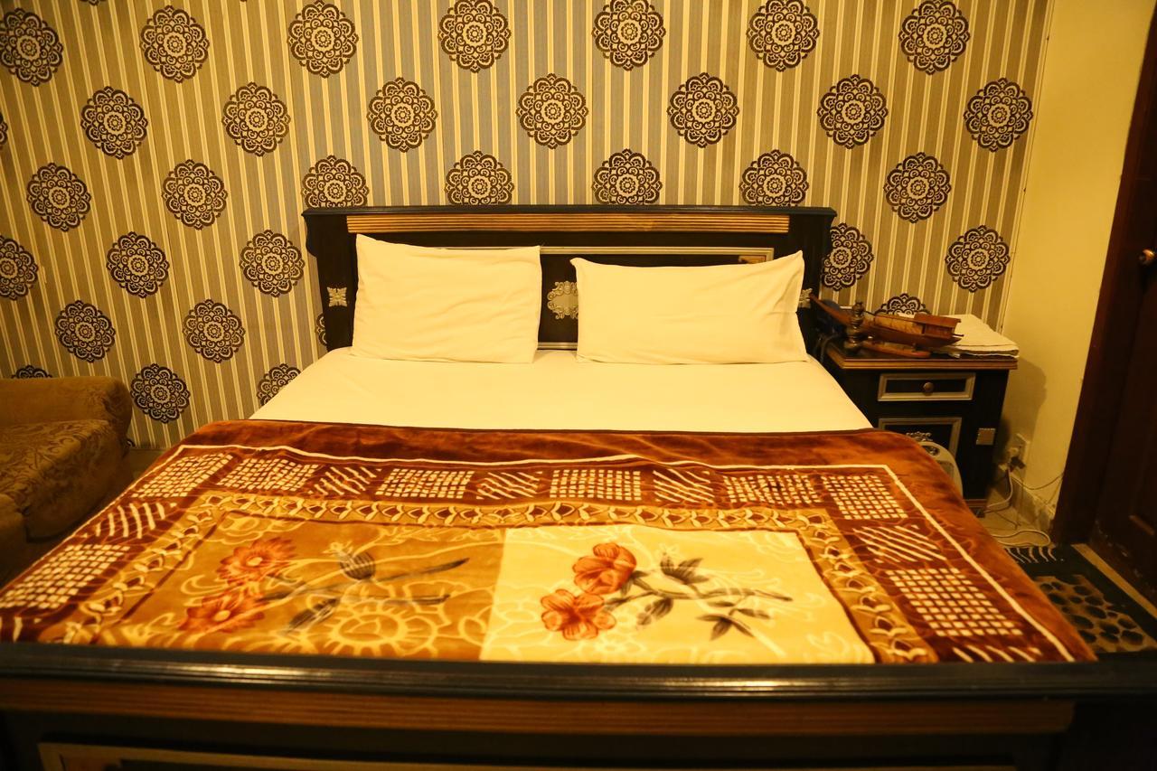 Hotel Sweet Inn Lahore Esterno foto