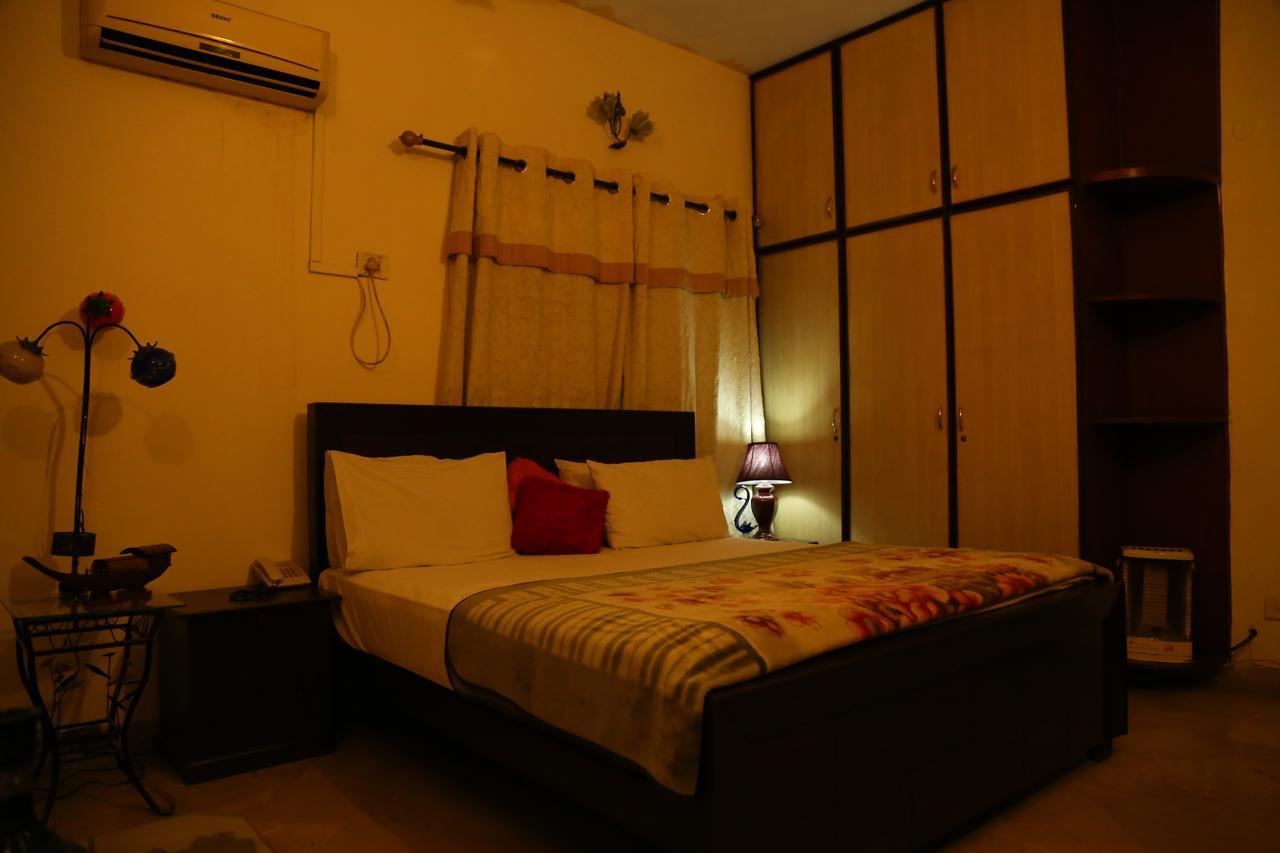 Hotel Sweet Inn Lahore Esterno foto