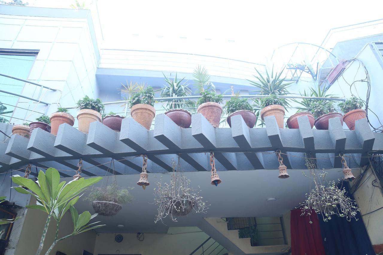 Hotel Sweet Inn Lahore Esterno foto