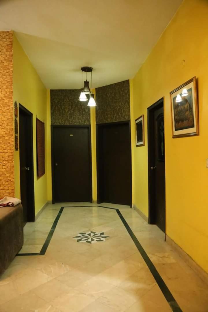Hotel Sweet Inn Lahore Esterno foto