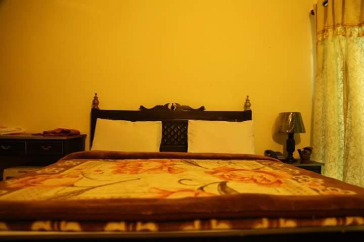 Hotel Sweet Inn Lahore Esterno foto