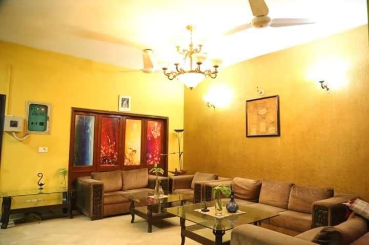 Hotel Sweet Inn Lahore Esterno foto