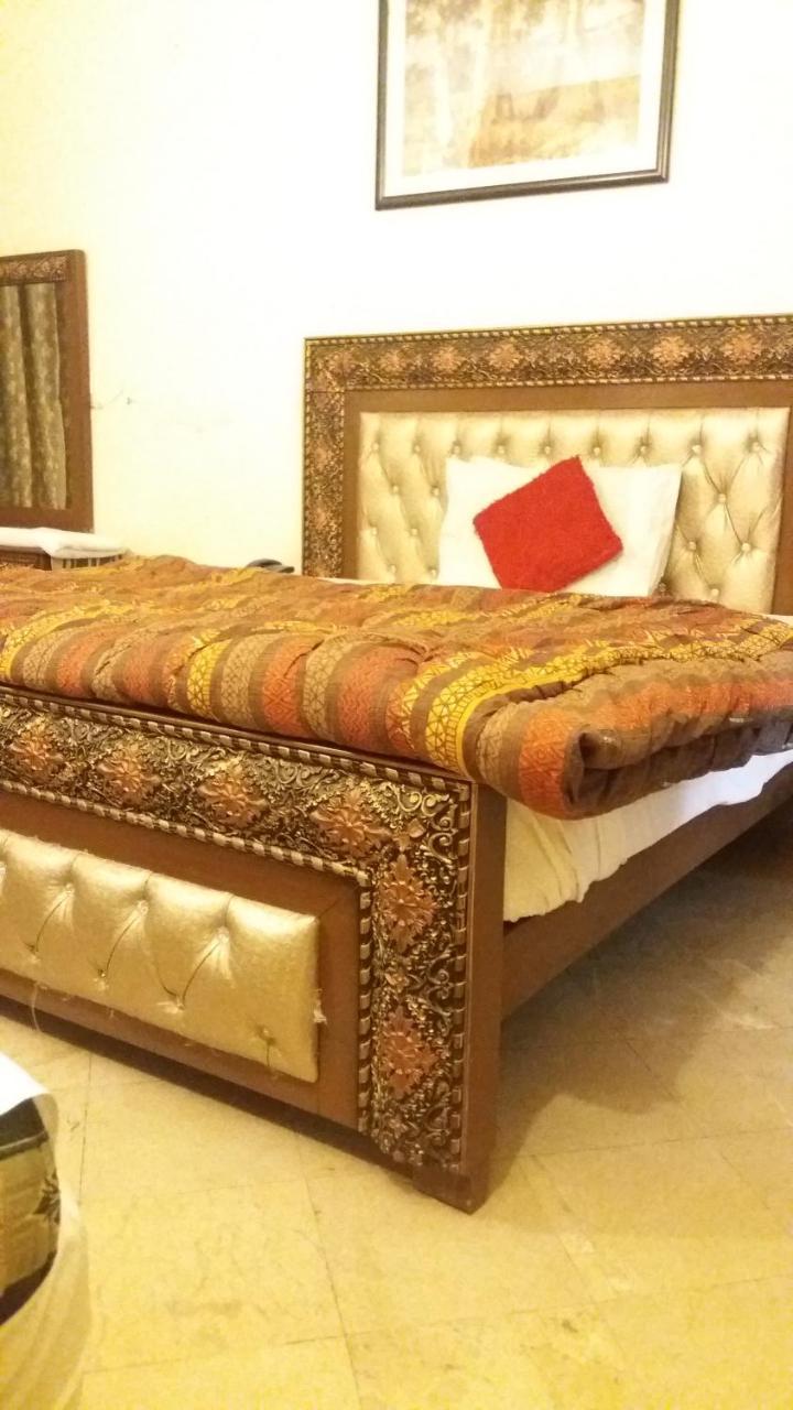Hotel Sweet Inn Lahore Esterno foto