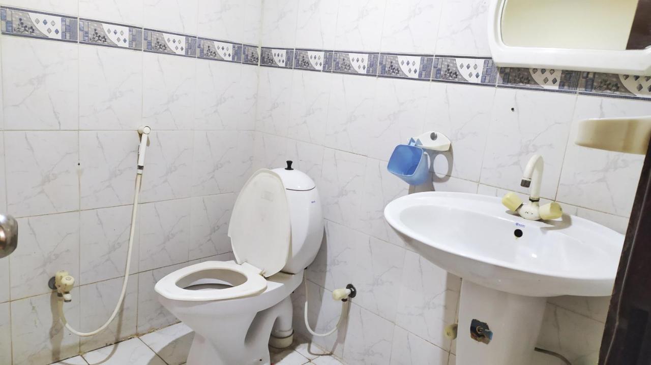 Hotel Sweet Inn Lahore Esterno foto