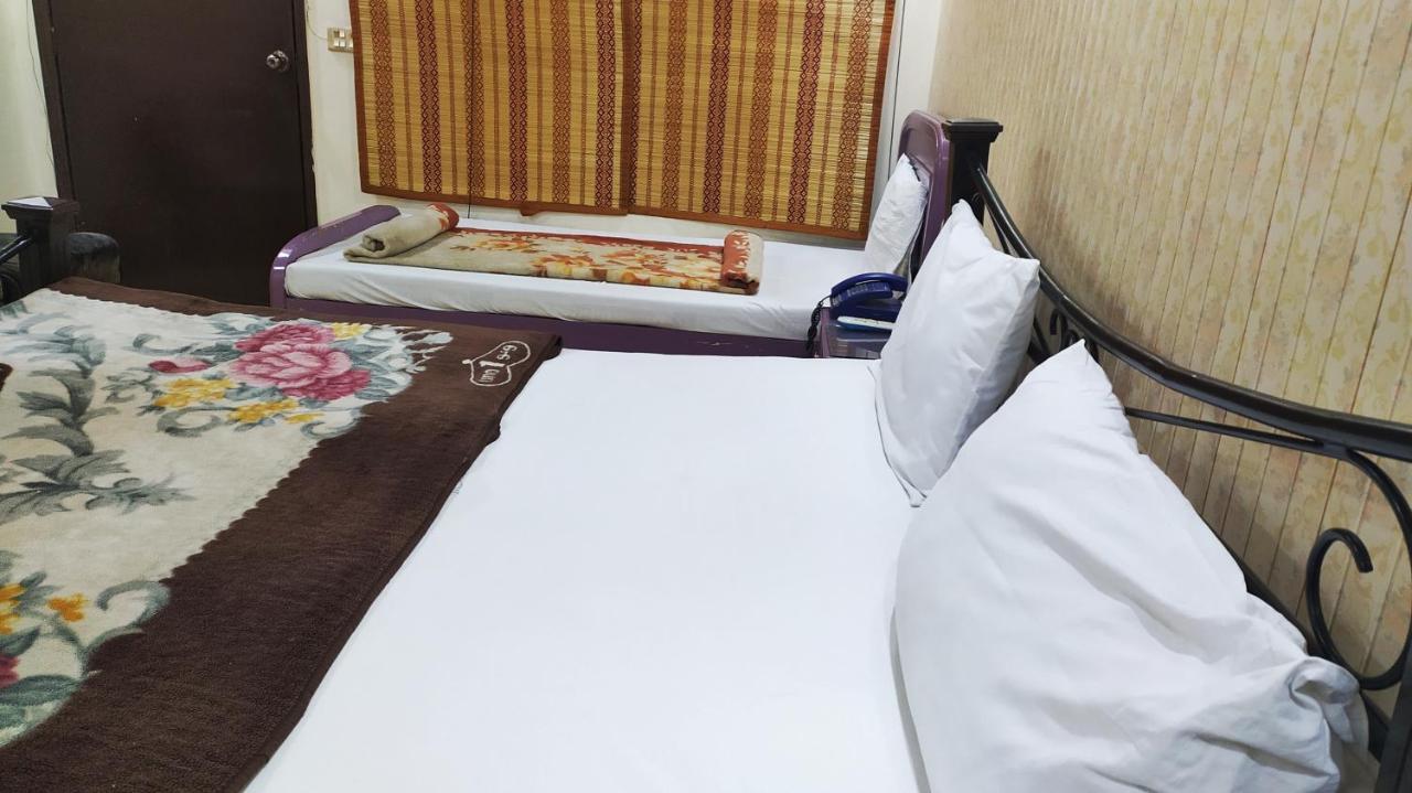 Hotel Sweet Inn Lahore Esterno foto