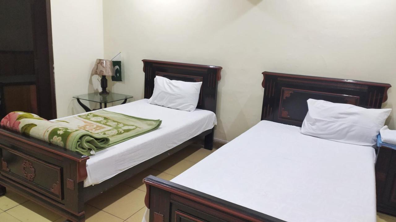 Hotel Sweet Inn Lahore Esterno foto