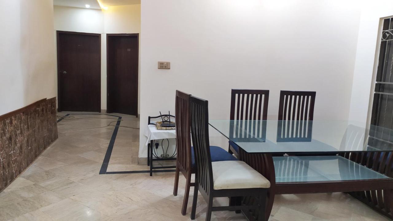 Hotel Sweet Inn Lahore Esterno foto